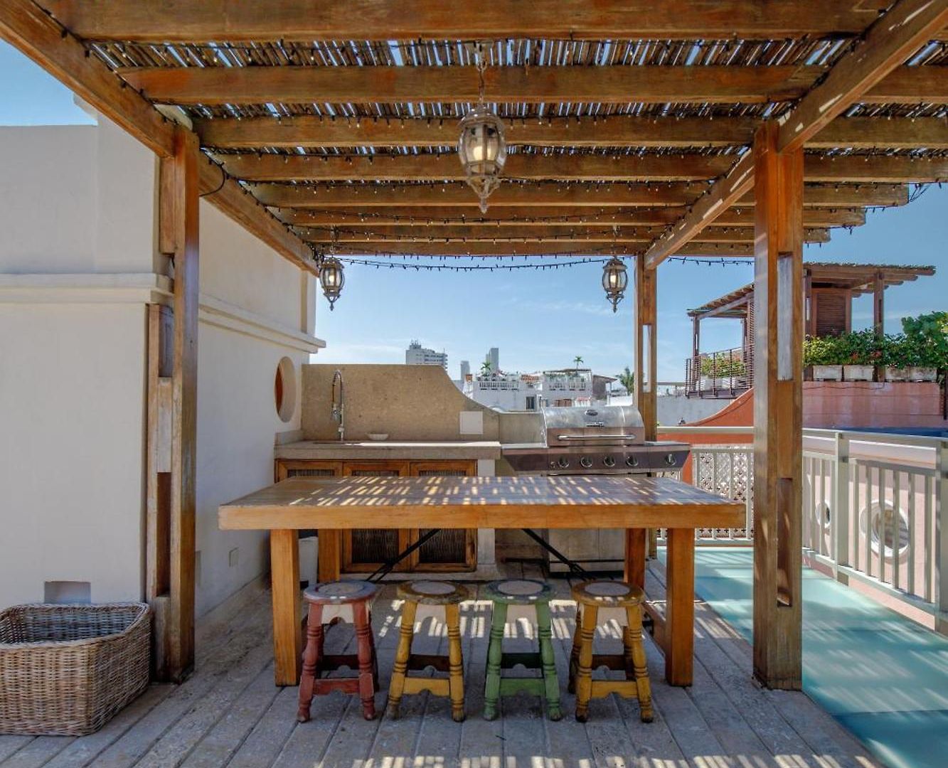 Casa Stella - Authentic Luxury Rooftop Pool Villa *