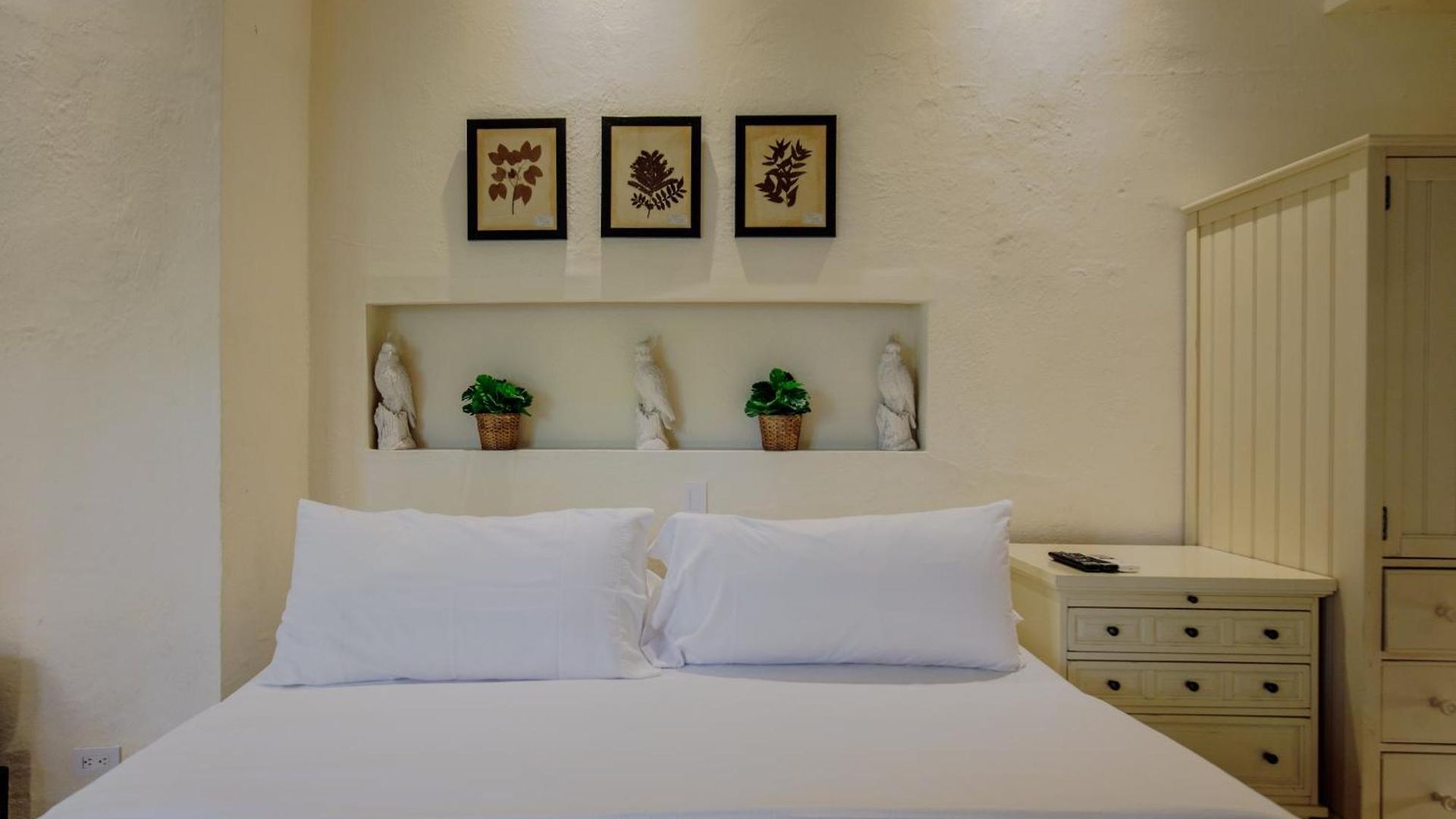 Casa Stella - Authentic Luxury Rooftop Pool Villa Cartagena