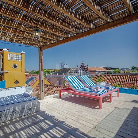 Casa Stella - Authentic Luxury Rooftop Pool Cartagena