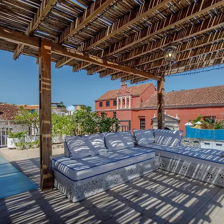Villa Casa Stella - Authentic Luxury Rooftop Pool