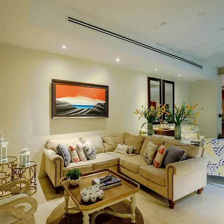 Casa Stella - Authentic Luxury Rooftop Pool Villa