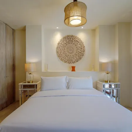 Casa Stella - Authentic Luxury Rooftop Pool Villa
