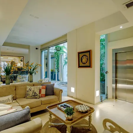 Casa Stella - Authentic Luxury Rooftop Pool Villa Cartagena