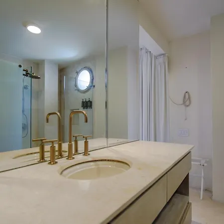 Villa Casa Stella - Authentic Luxury Rooftop Pool