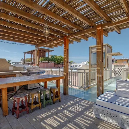 Casa Stella - Authentic Luxury Rooftop Pool Villa *
