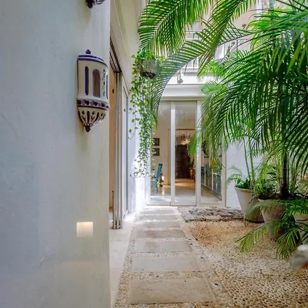 Casa Stella - Authentic Luxury Rooftop Pool Villa *