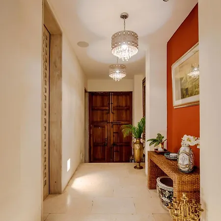Casa Stella - Authentic Luxury Rooftop Pool Villa Cartagena