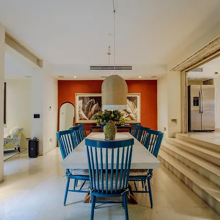 Casa Stella - Authentic Luxury Rooftop Pool Villa