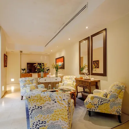 Casa Stella - Authentic Luxury Rooftop Pool Villa *