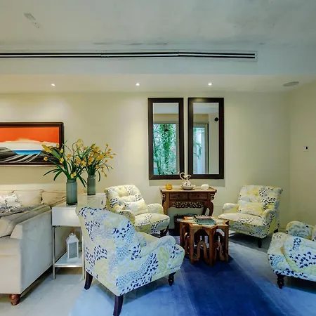 Casa Stella - Authentic Luxury Rooftop Pool Villa