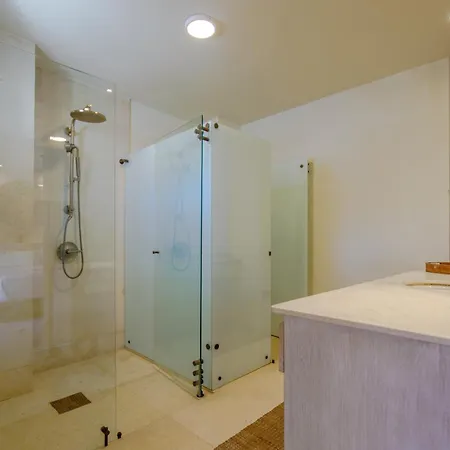 Casa Stella - Authentic Luxury Rooftop Pool Villa