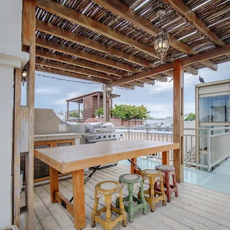 Casa Stella - Authentic Luxury Rooftop Pool Villa Cartagena