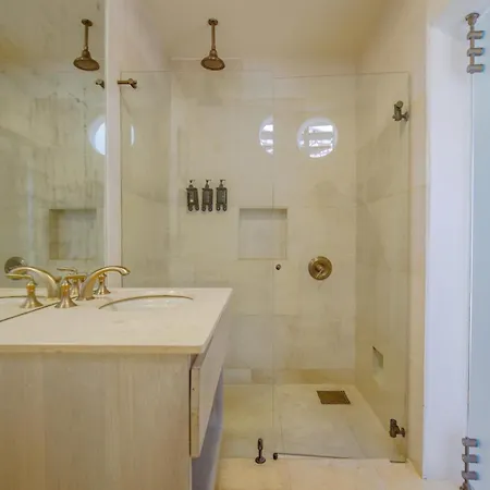 Casa Stella - Authentic Luxury Rooftop Pool Villa *
